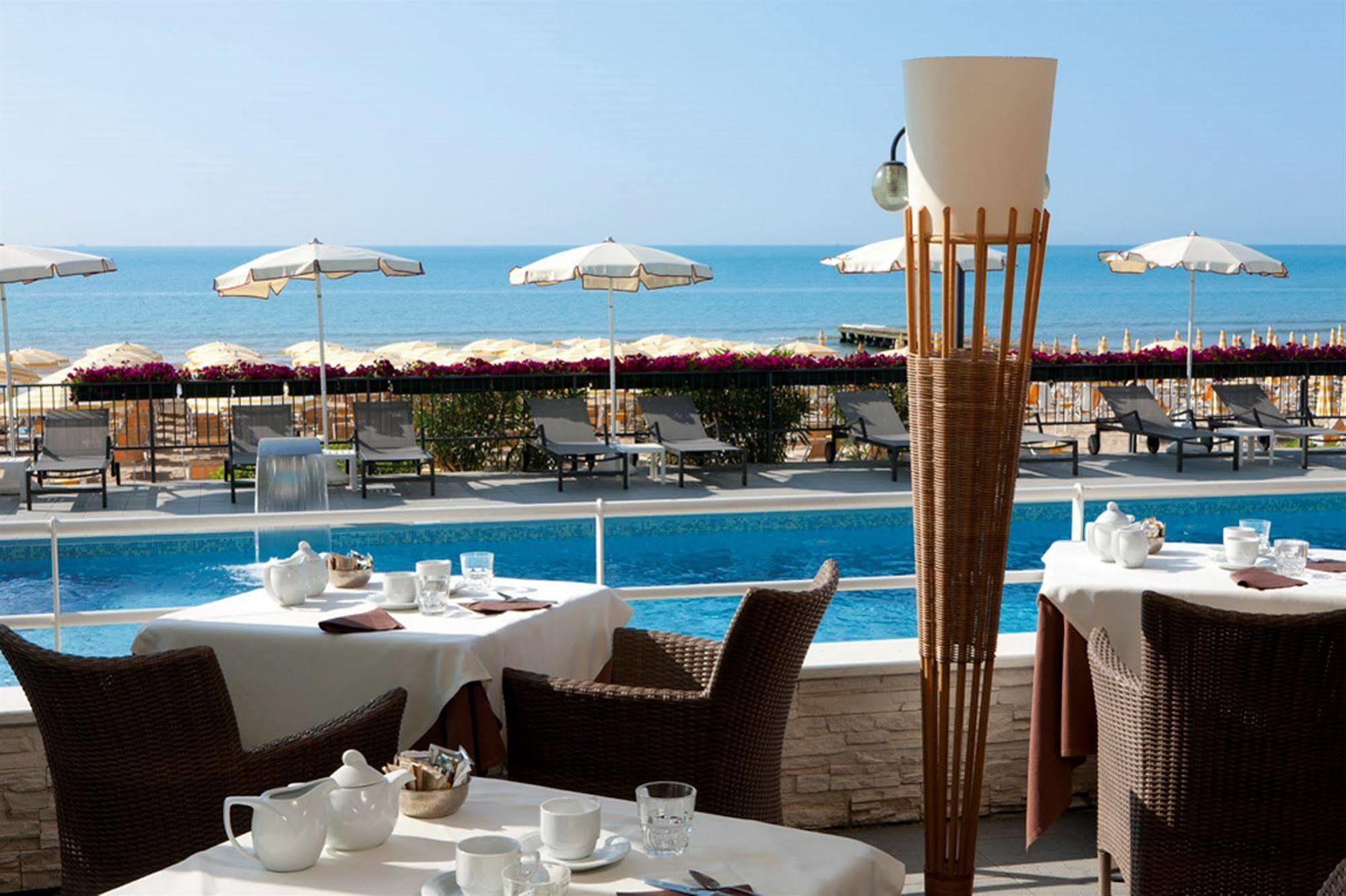 Hotel Victoria Frontemare & 4*